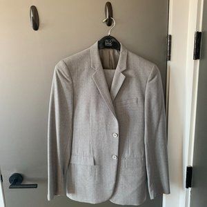 Light grey Theory Suit like NEW!!